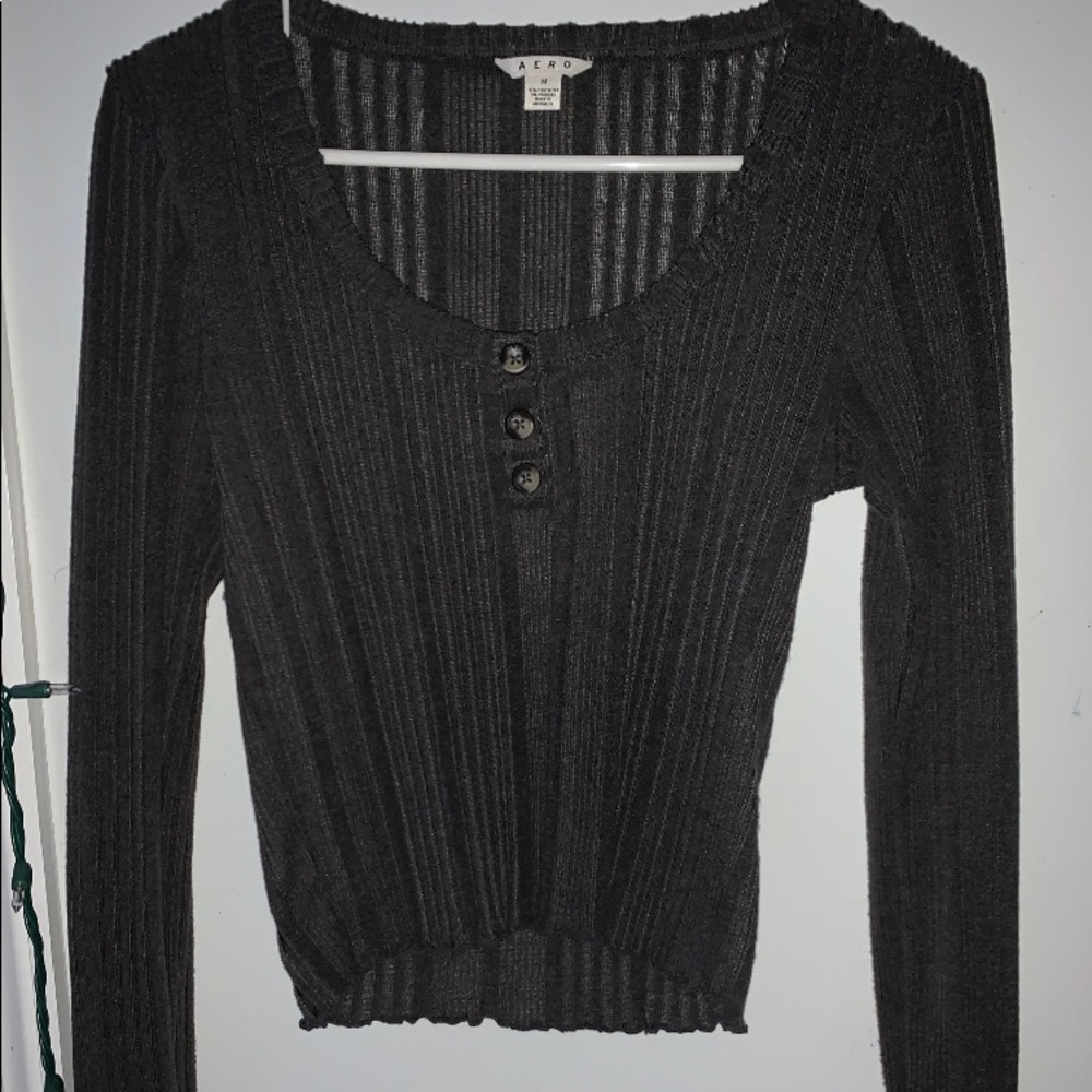 grey cropped long sleeve shirt